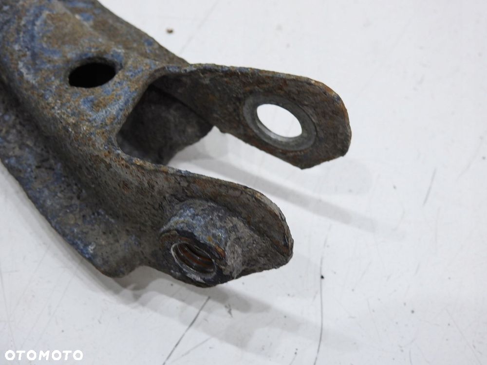 WAHACZ PRAWY TYŁ VOLVO V70 II - 4