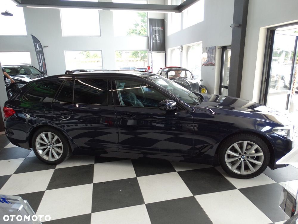 BMW Seria 5 525d Luxury Line sport - 14