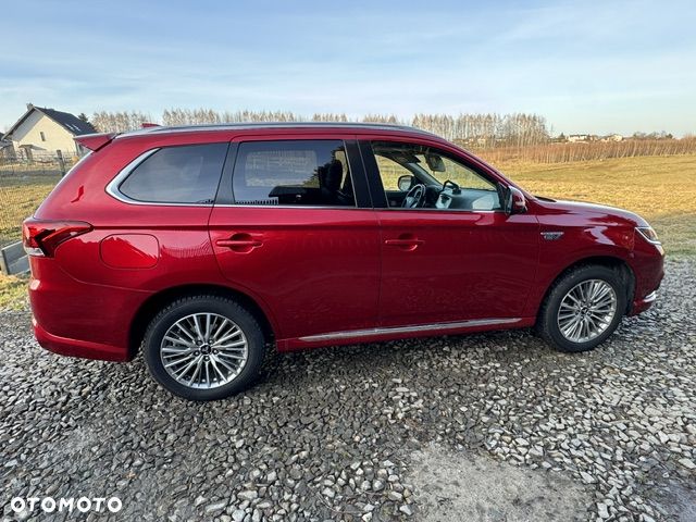 Mitsubishi Outlander - 9