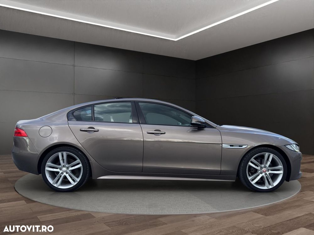 Jaguar XE - 17
