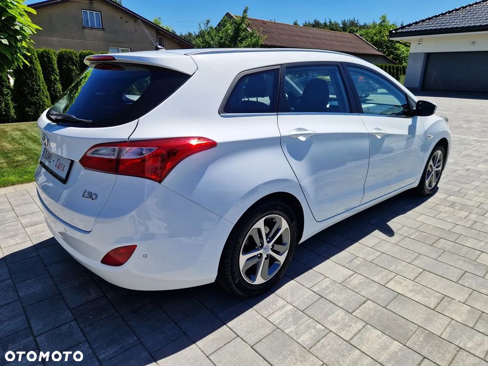 Hyundai i30 blue 1.4 YES Silver - 11