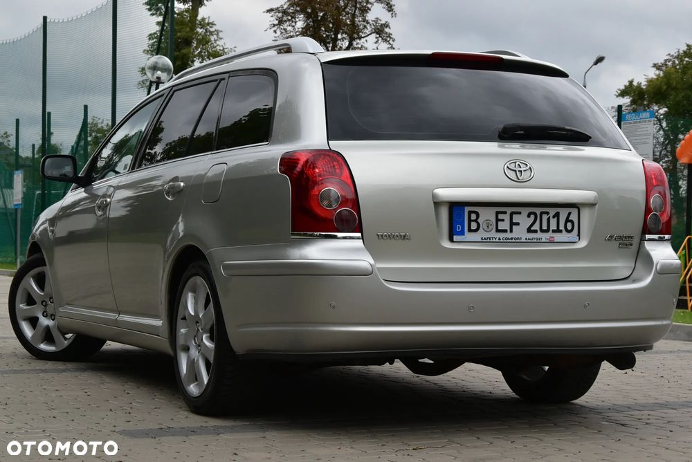 Toyota Avensis 2.0 VVT-i Automatik Executive - 38
