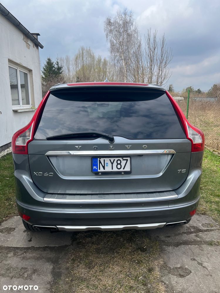 Volvo XC 60 T5 Drive-E Momentum - 4