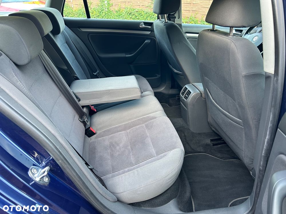 Volkswagen Golf 1.9 TDI DPF Comfortline - 28