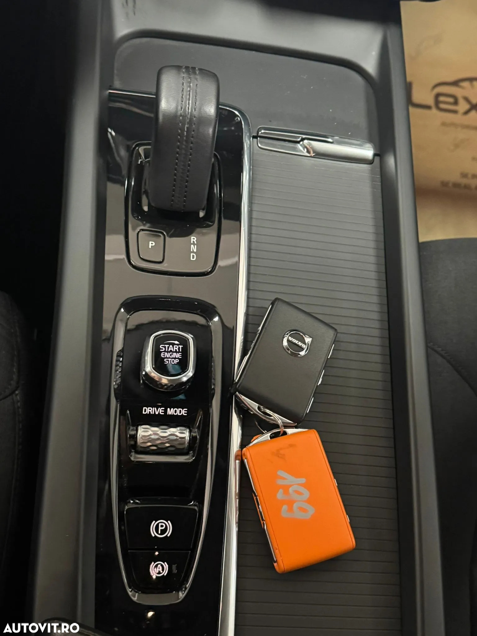 Volvo XC 60 B4 D AWD Geartronic Momentum Pro - 26