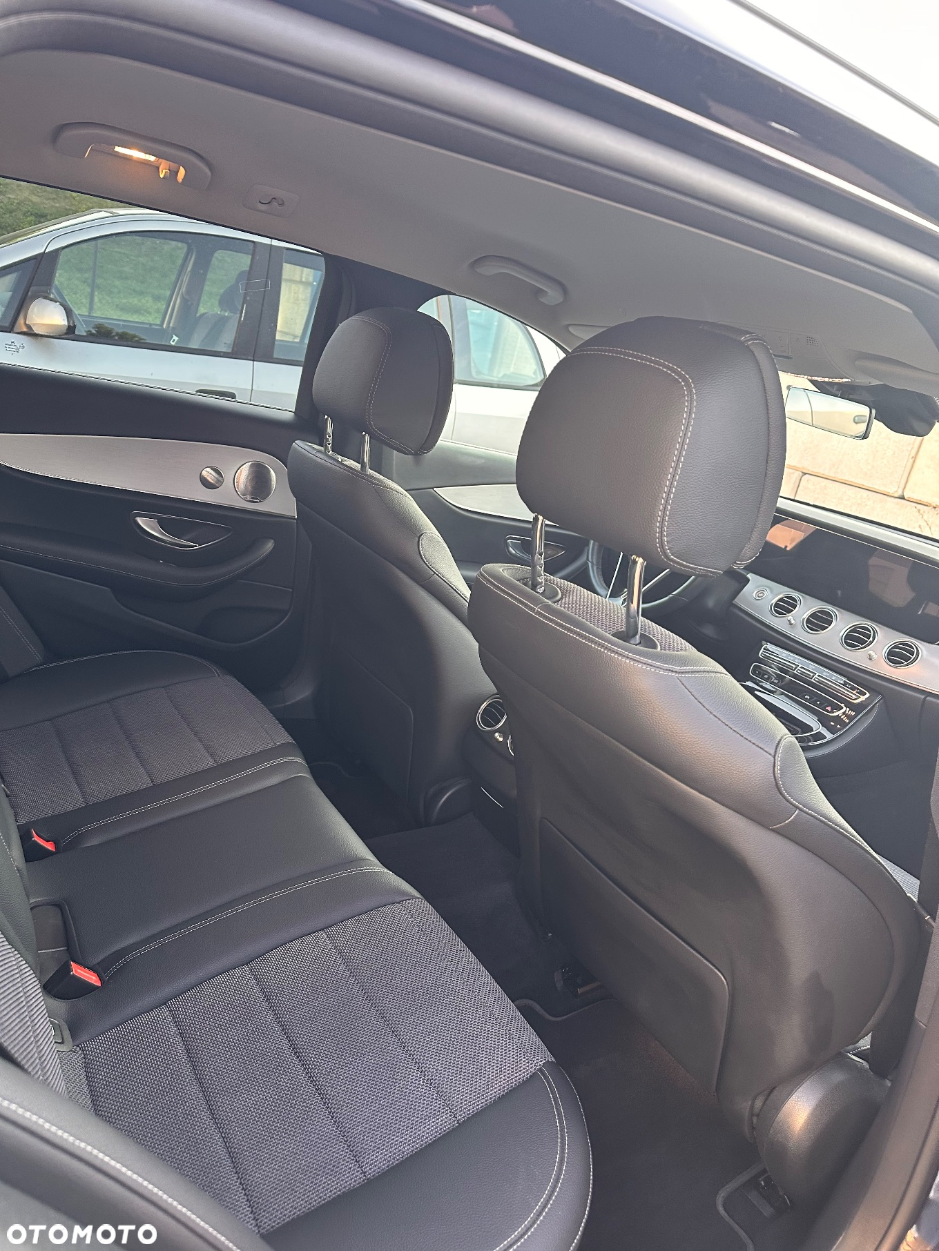 Mercedes-Benz Klasa E 300 de T 9G-TRONIC Avantgarde - 29