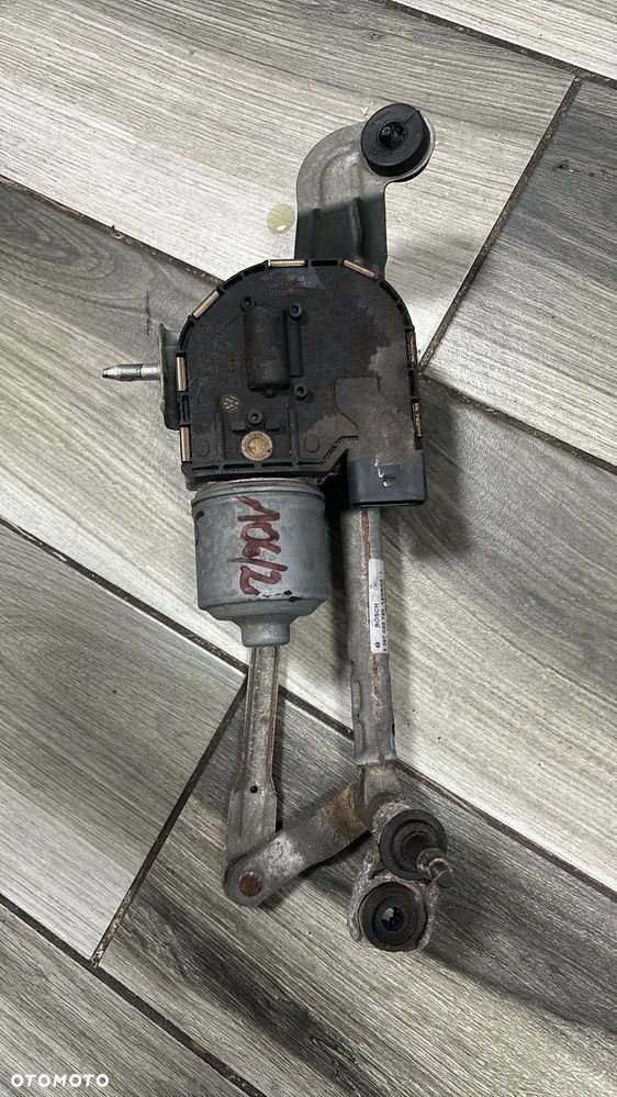 VW GOLF V  mechanizm wycieraczek  lewy lub prawy przód   5M0955023C 5M0955024C   (101/9)    (106/2) - 6