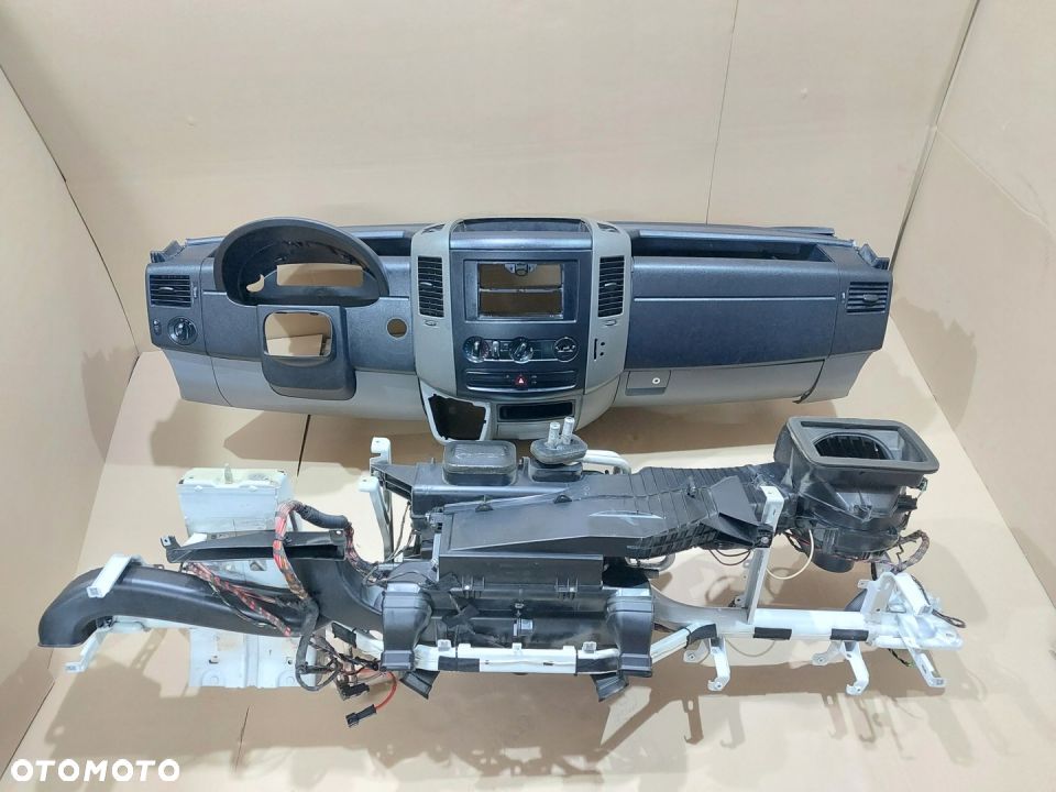 CRAFTER SPRINTER KONSOLA DESKA STELAŻ NAGRZEWNICA - 1