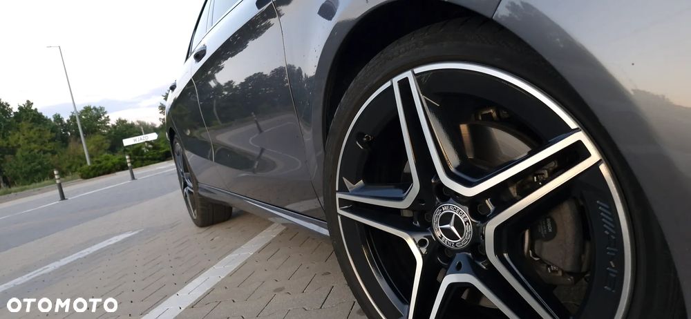 Mercedes-Benz CLA 250 4Matic 7G-DCT - 5