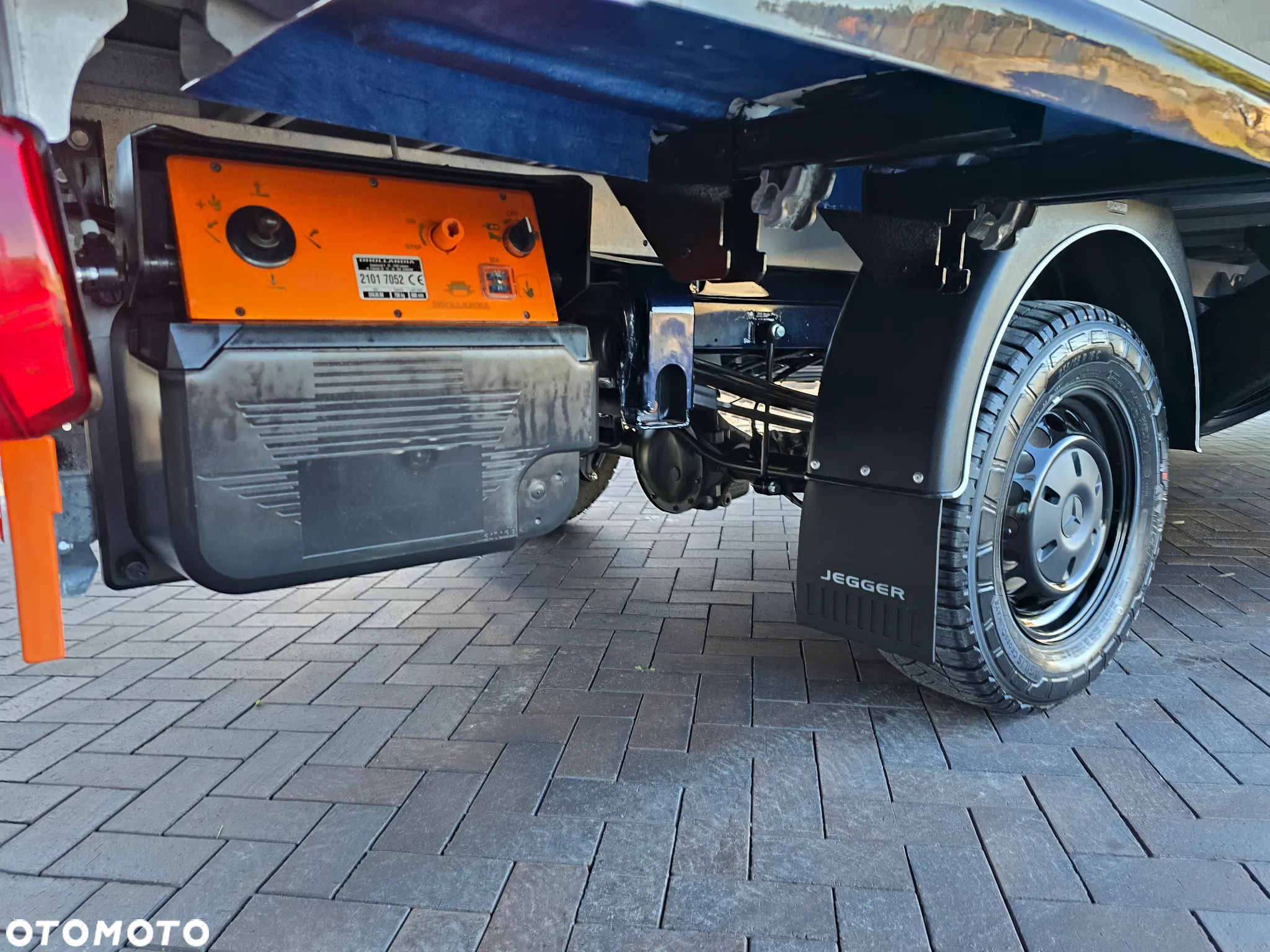 Mercedes-Benz SPRINTER 319 3.0 CDI KONTENER 4,28cmDługi 2,29cmSzero 2,24cmWysok + WINDA 750Kg 42Tyś km SERWIS DO OSTATNIEGO Km ASO MERCEDES-BENZ SALON PL STAN NOWY NOWY NOWY FABRYCZNA GWARANCJA - 30