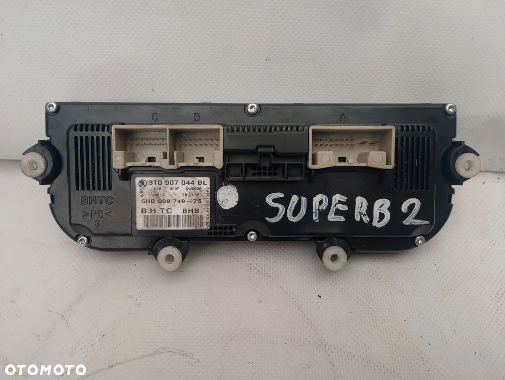Skoda Superb B II Panel Sterowania Klimatyzacji 3T0907044BL - 2