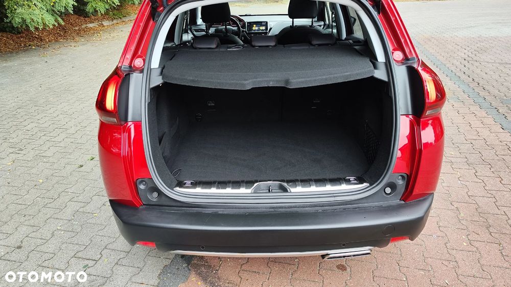 Peugeot 2008 1.2 PureTech GT Line S&S - 8