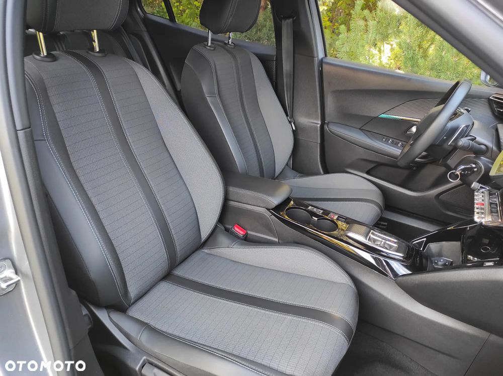 Peugeot 2008 1.5 BlueHDi Allure S&S EAT8 - 29