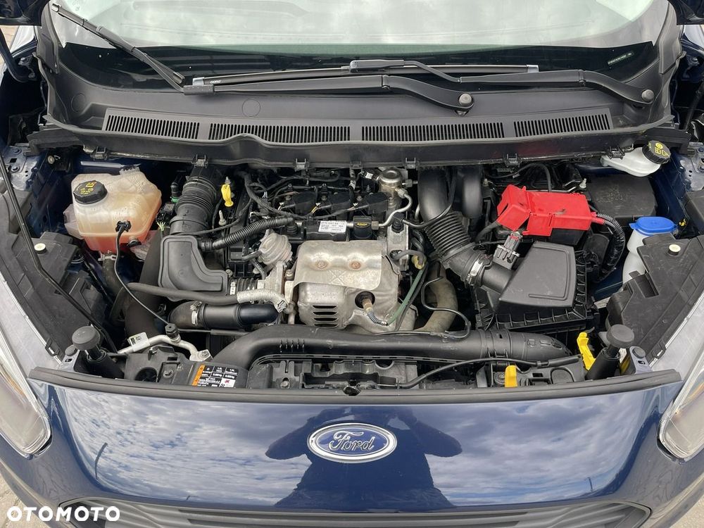 Ford Transit Courier - 13