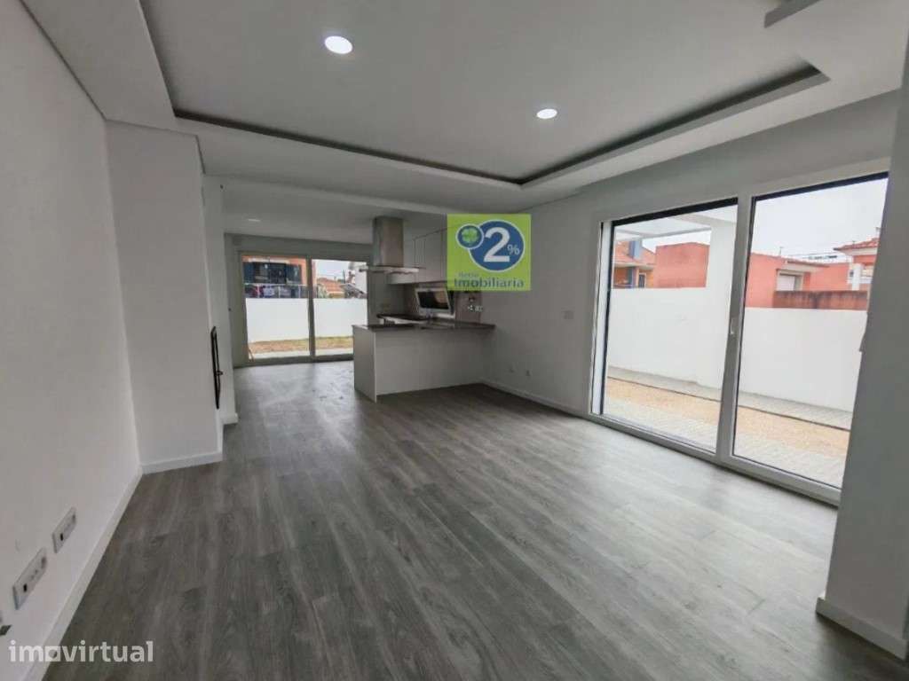 Moradia térrea, bem localizada - Grande imagem: 5/15
