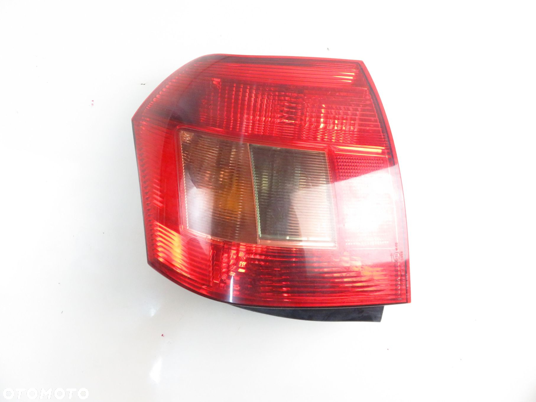 LAMPA PRAWA TYLNA TOYOTA COROLLA E12 - 8