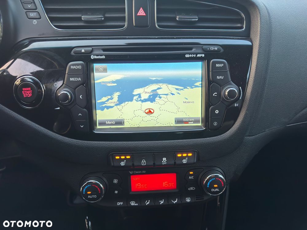 Kia Ceed - 12