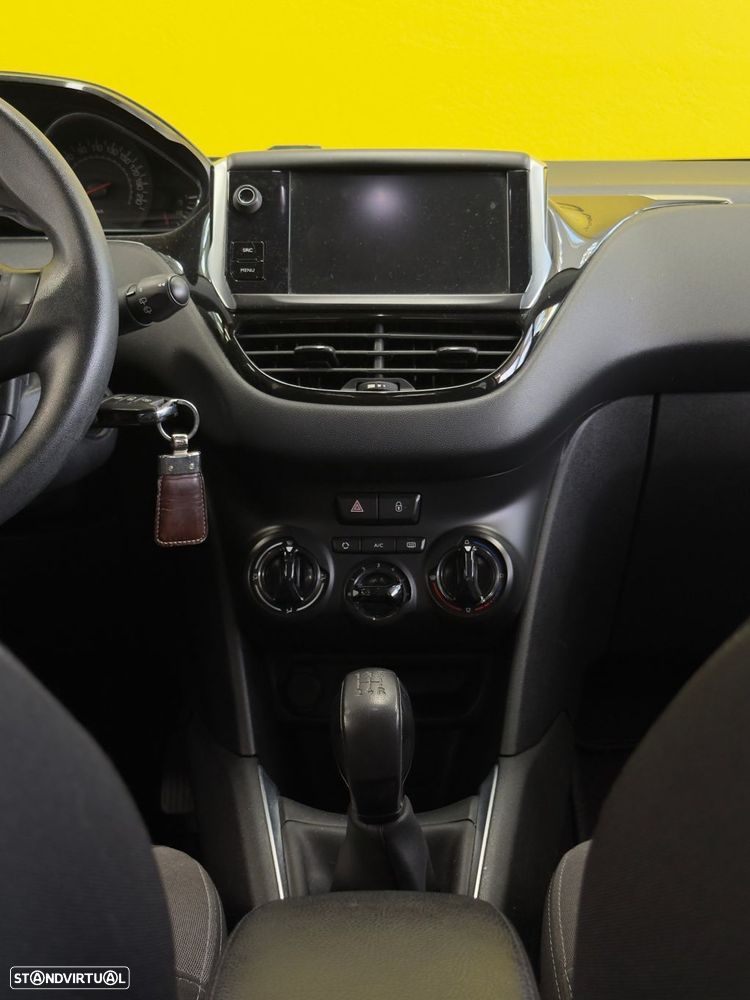 Peugeot 208 1.6 e-HDi Allure - 15