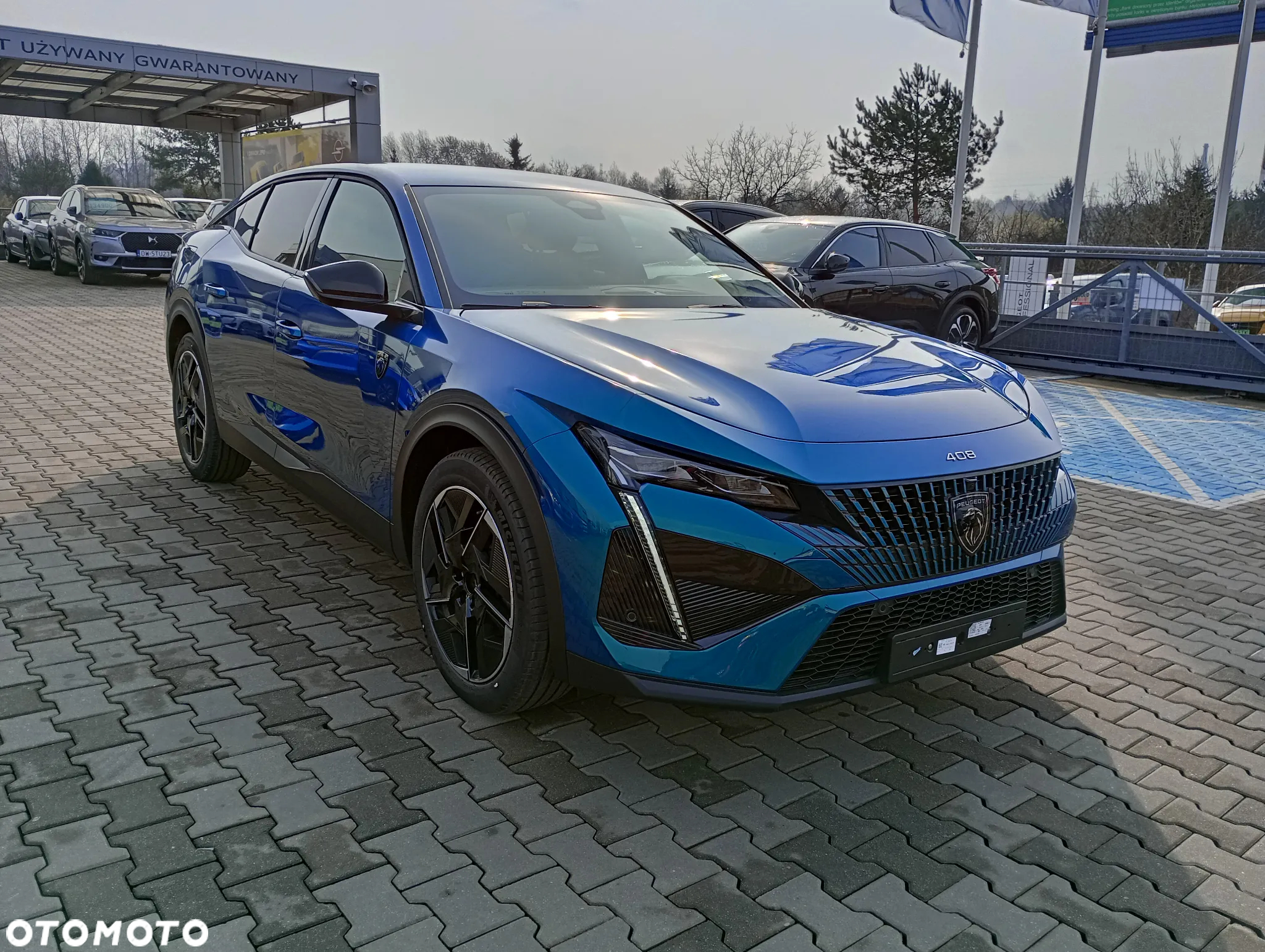 Peugeot 408 - 4