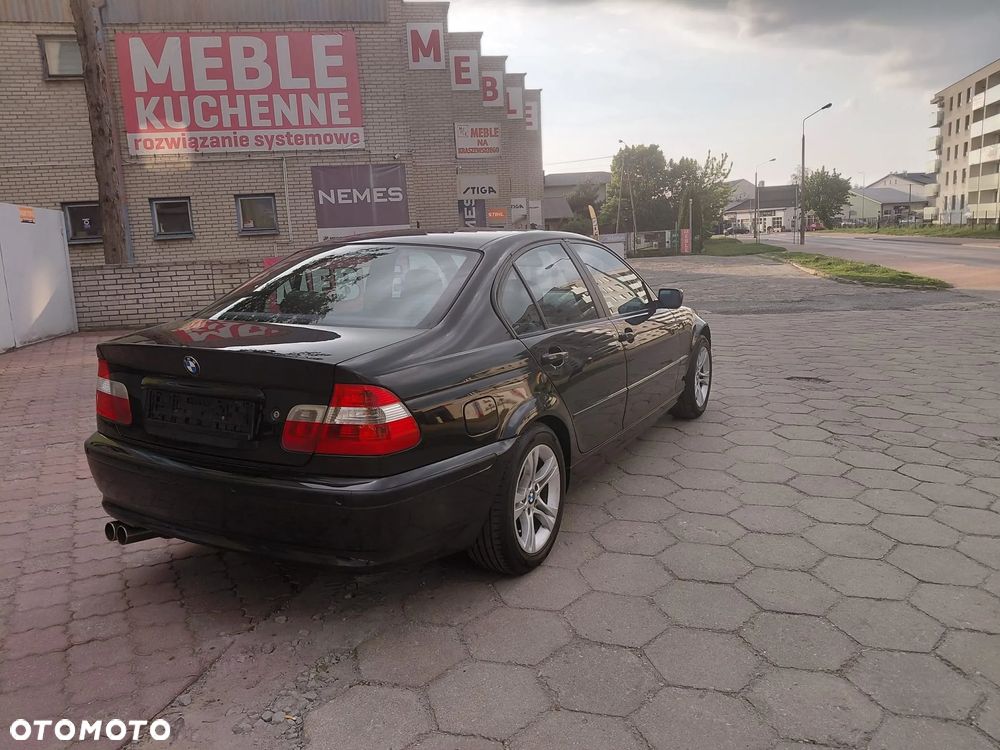 BMW Seria 3 318i Edition Sport - 10