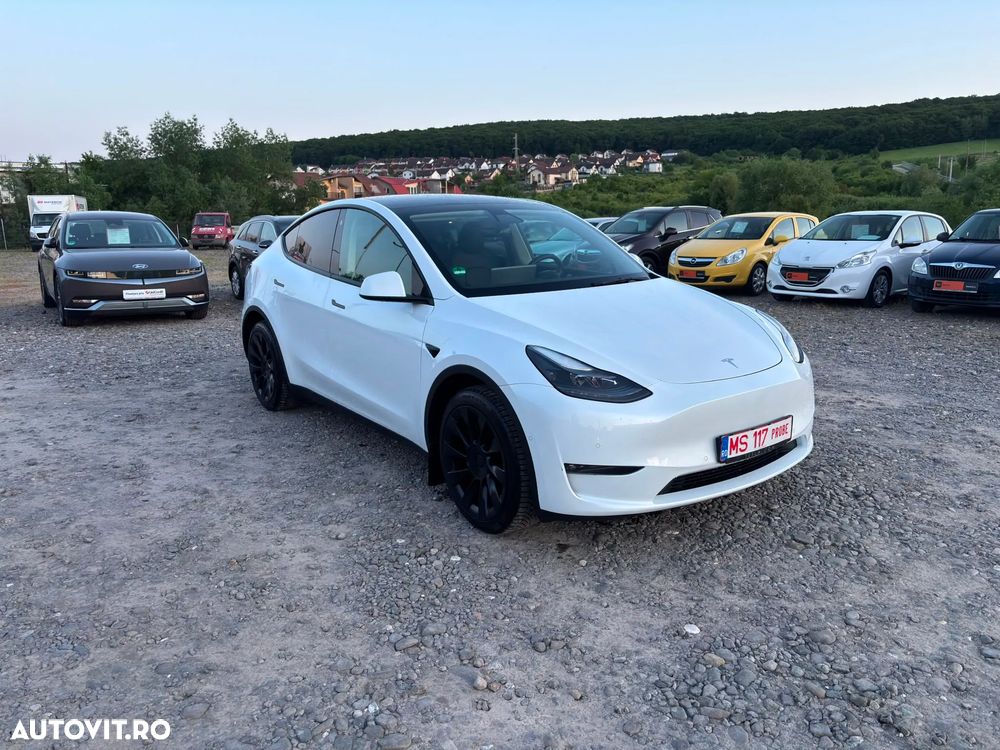 Tesla Model Y Long Range Dual Motor AWD - 6