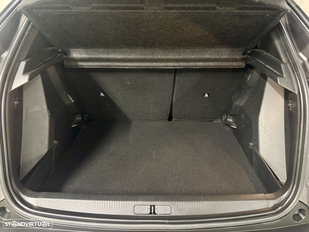 Peugeot 2008 1.2 PureTech Active Pack EAT8 - 32