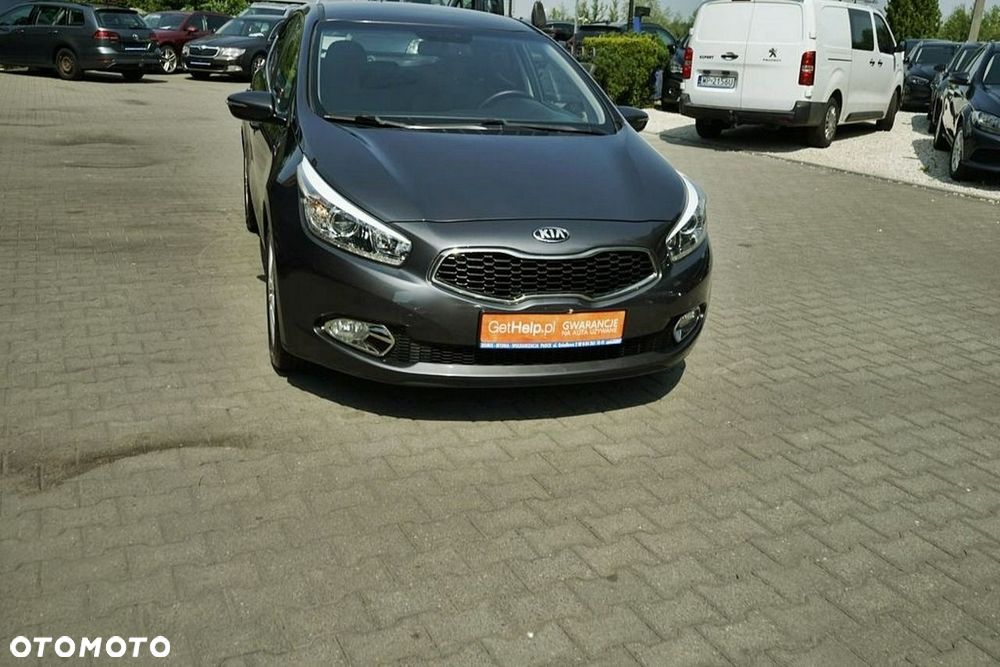 Kia Ceed - 11