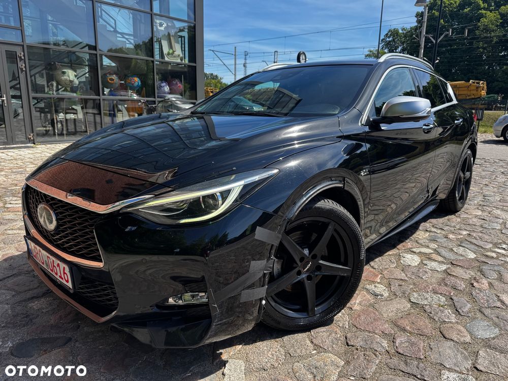 Infiniti Q30 2.0t DCT AWD Sport - 1