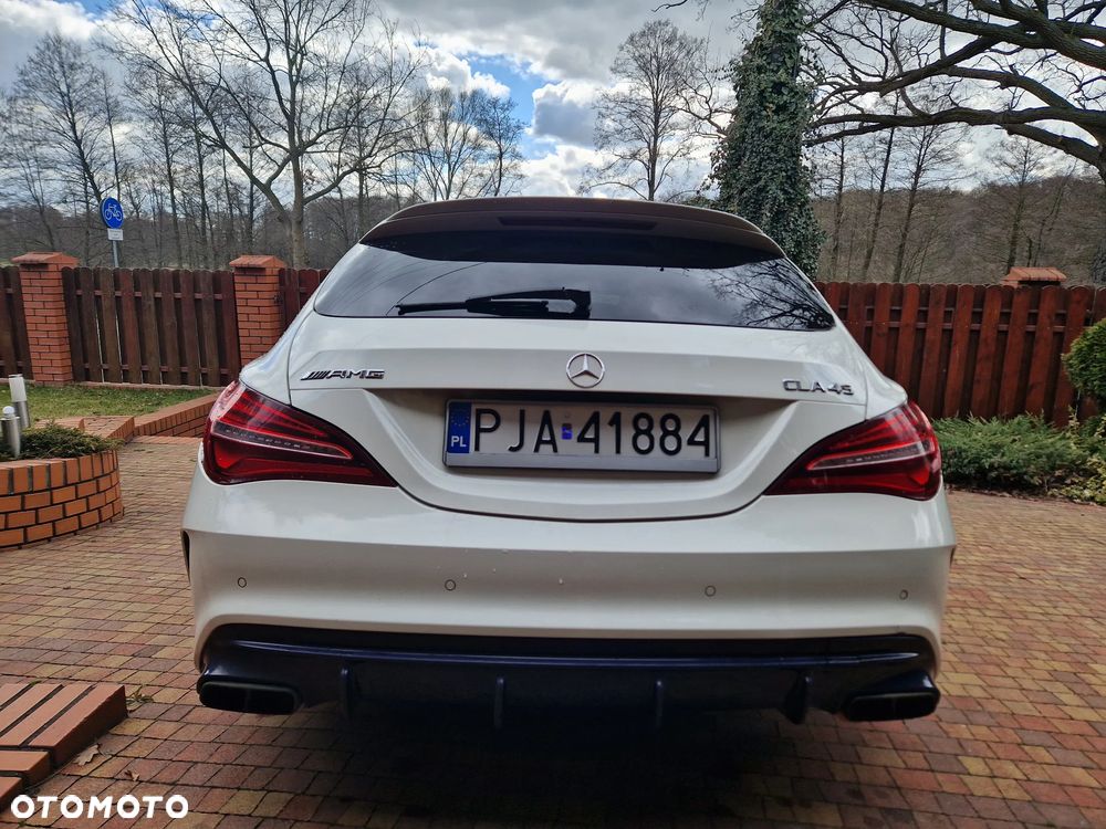 Mercedes-Benz CLA - 12