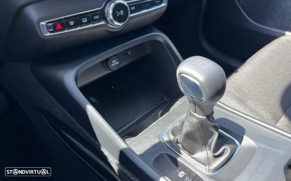 Volvo XC 40 1.5 T2 Momentum - 17