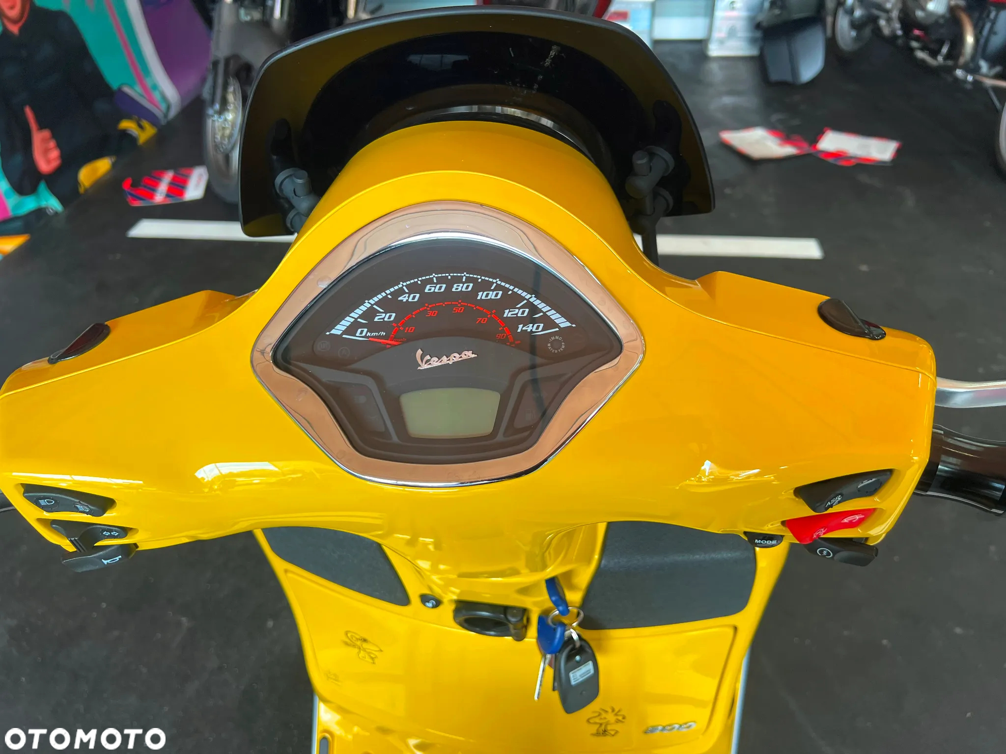 Piaggio Vespa - 18