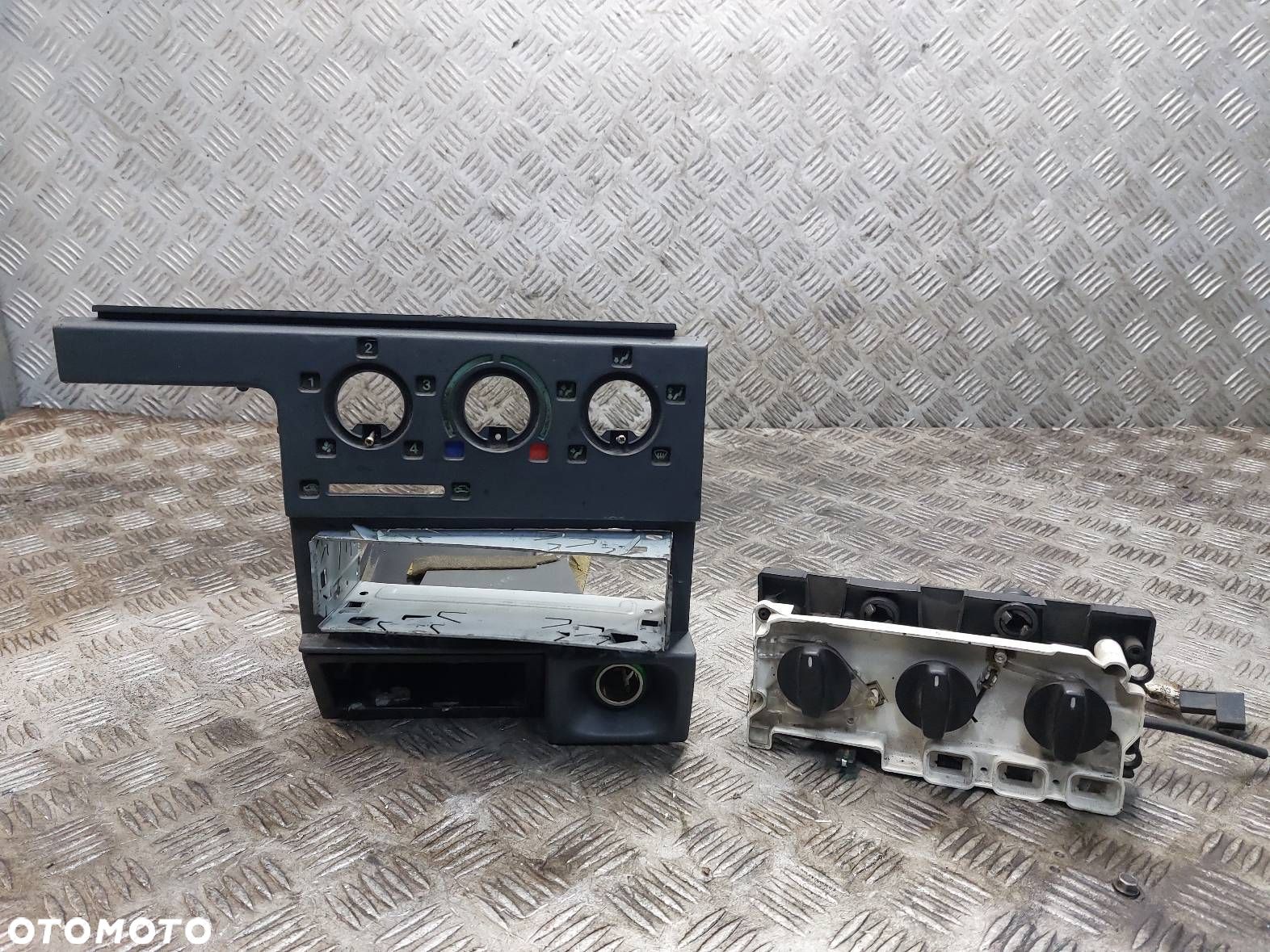 PANEL NAWIEWU KONSOLA RAMKA DUCATO II BOXER I - 1