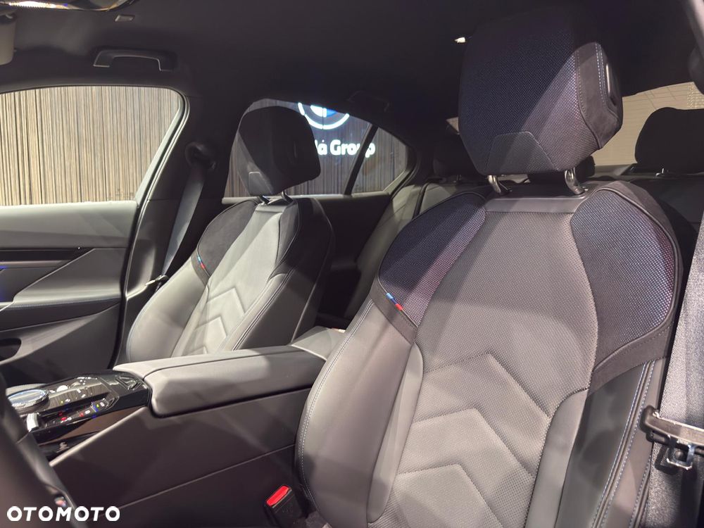 BMW Seria 5 520i mHEV M Sport - 22