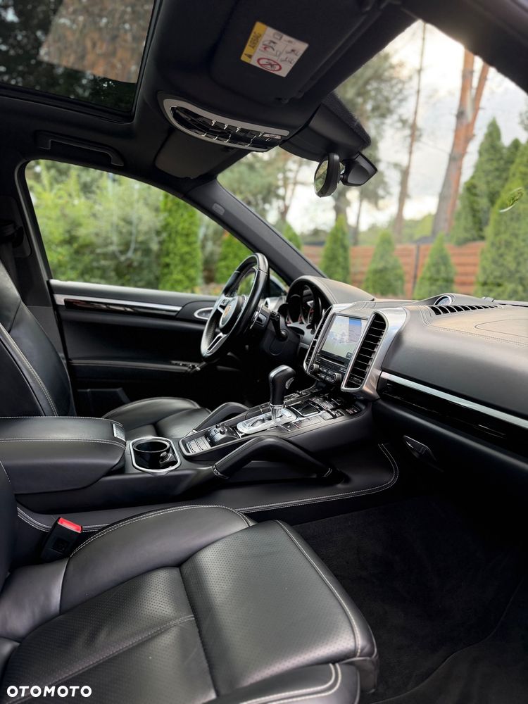 Porsche Cayenne Diesel Platinum Edition - 16