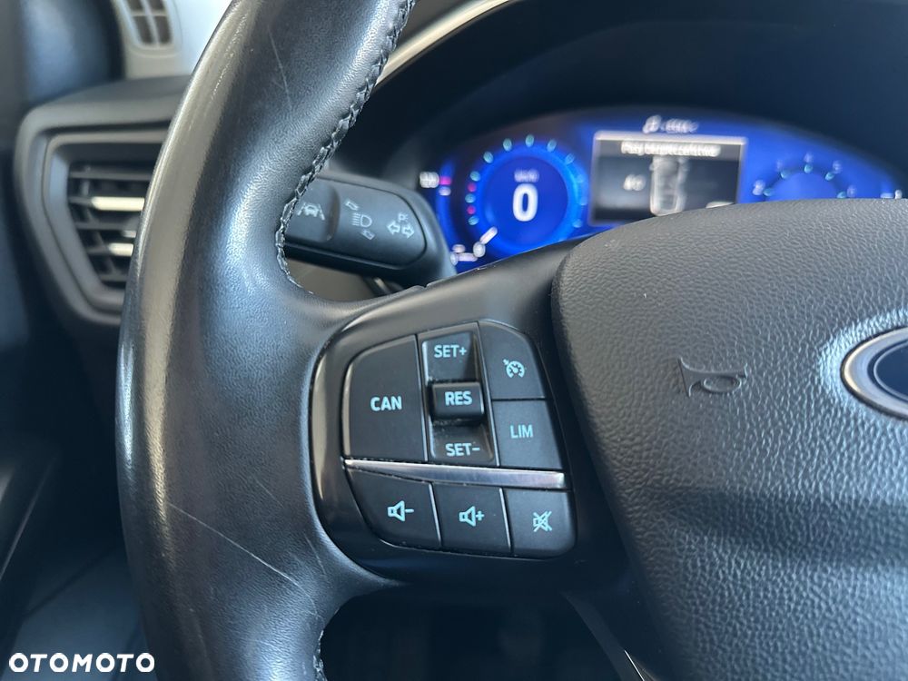 Ford Focus 1.0 EcoBoost Titanium X - 30