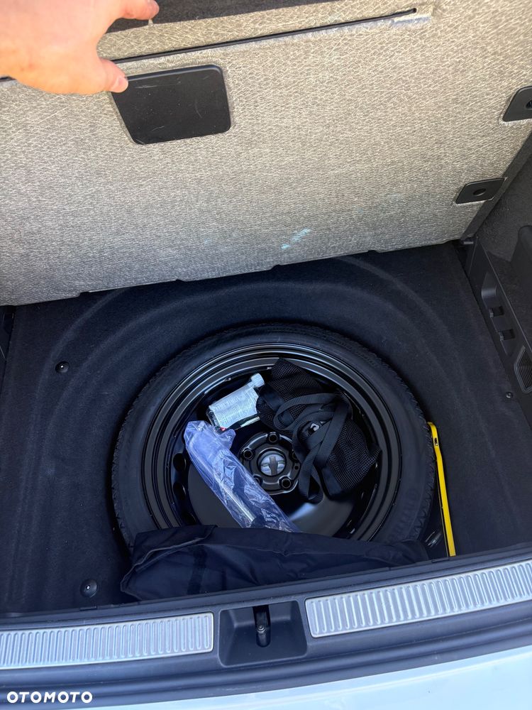Volkswagen Passat - 12