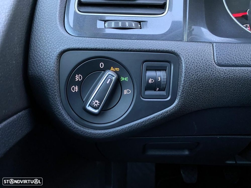 VW Golf Variant 1.6 TDi Confortline - 25