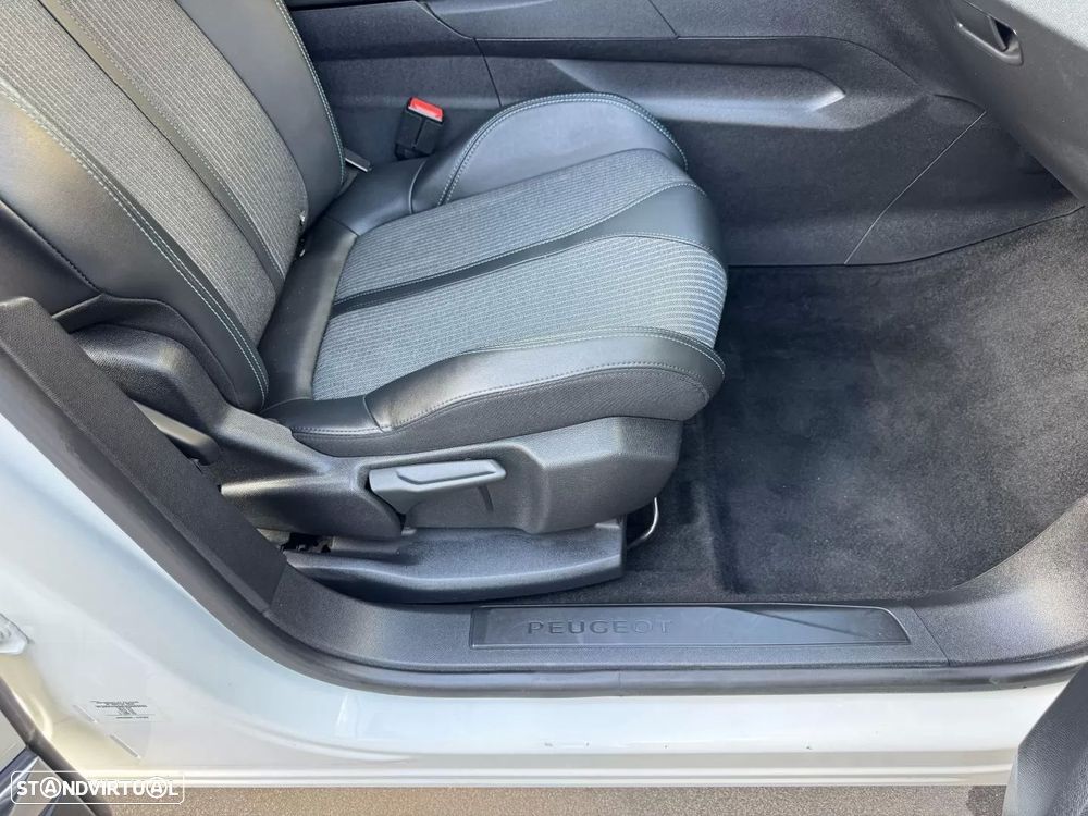 Peugeot 3008 1.2 PureTech Allure Pack - 60