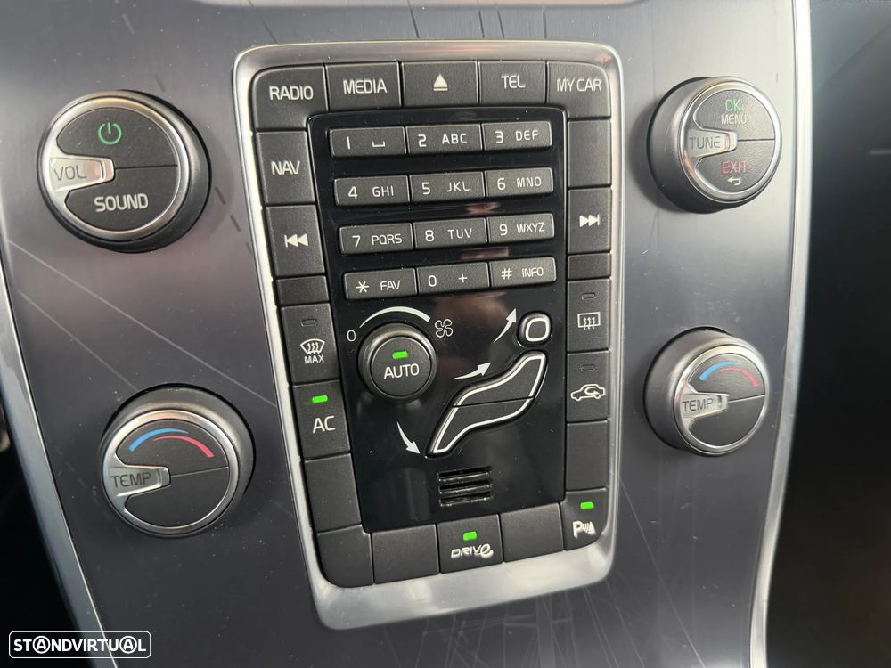 Volvo XC 70 2.0 D3 Drive V.Ocean Race Start/Stop - 35