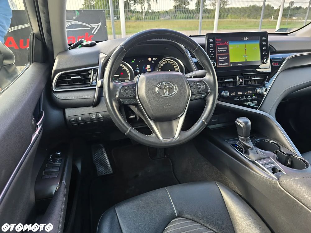 Toyota Camry 2.5 Hybrid Executive CVT - 21