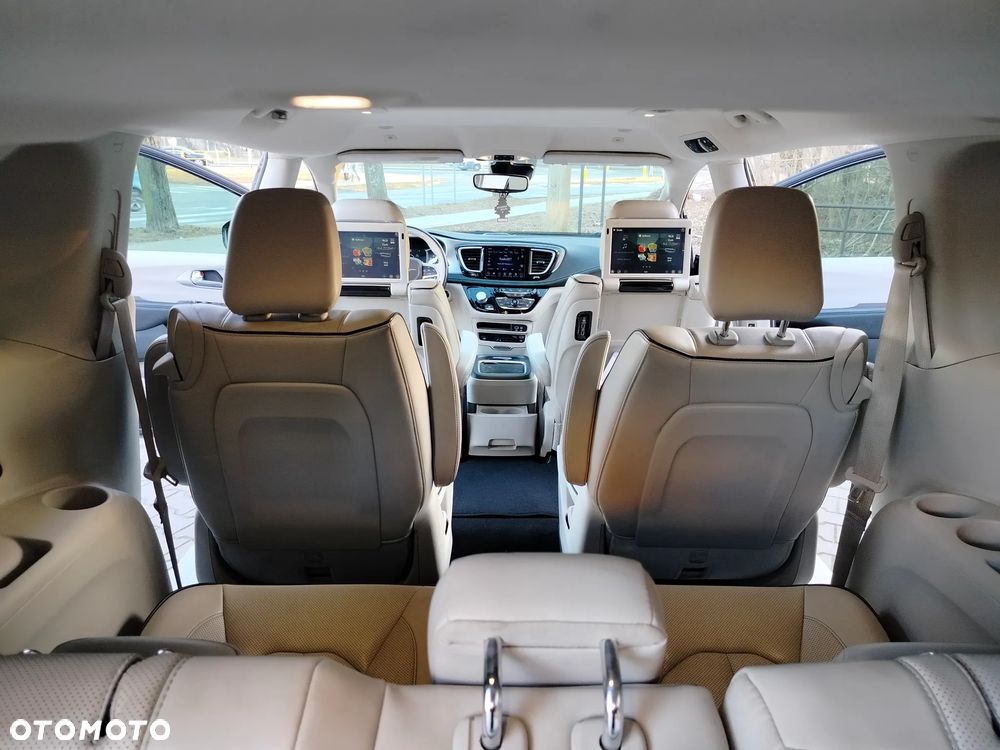 Chrysler Pacifica - 20