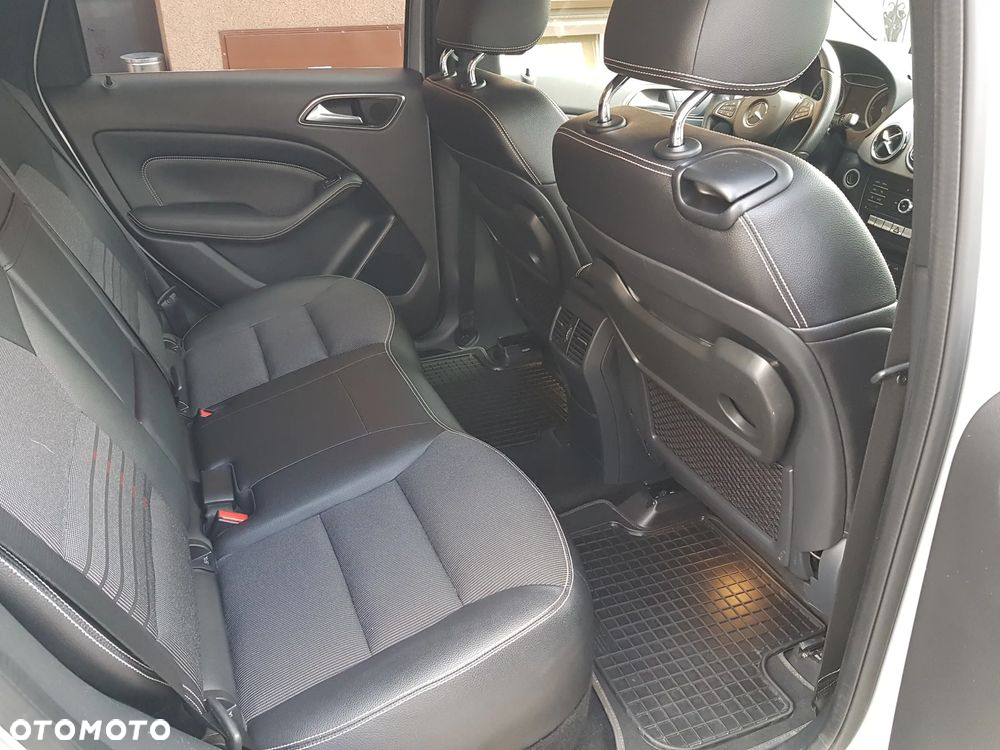 Mercedes-Benz Klasa B (Electric Drive) 250 e - 24