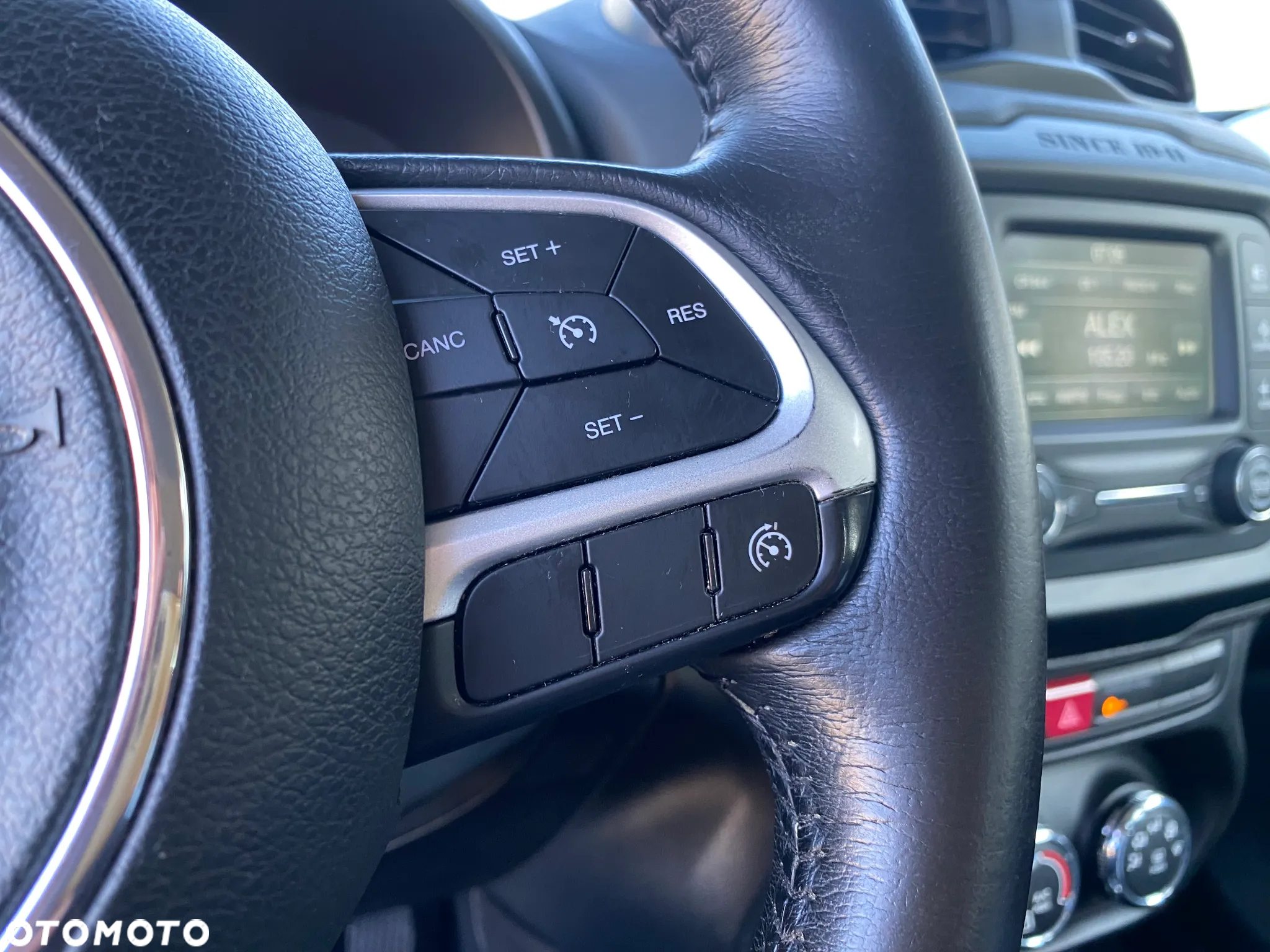 Jeep Renegade - 16