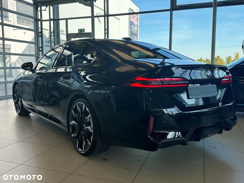 BMW Seria 5 520d xDrive mHEV M Sport - 2