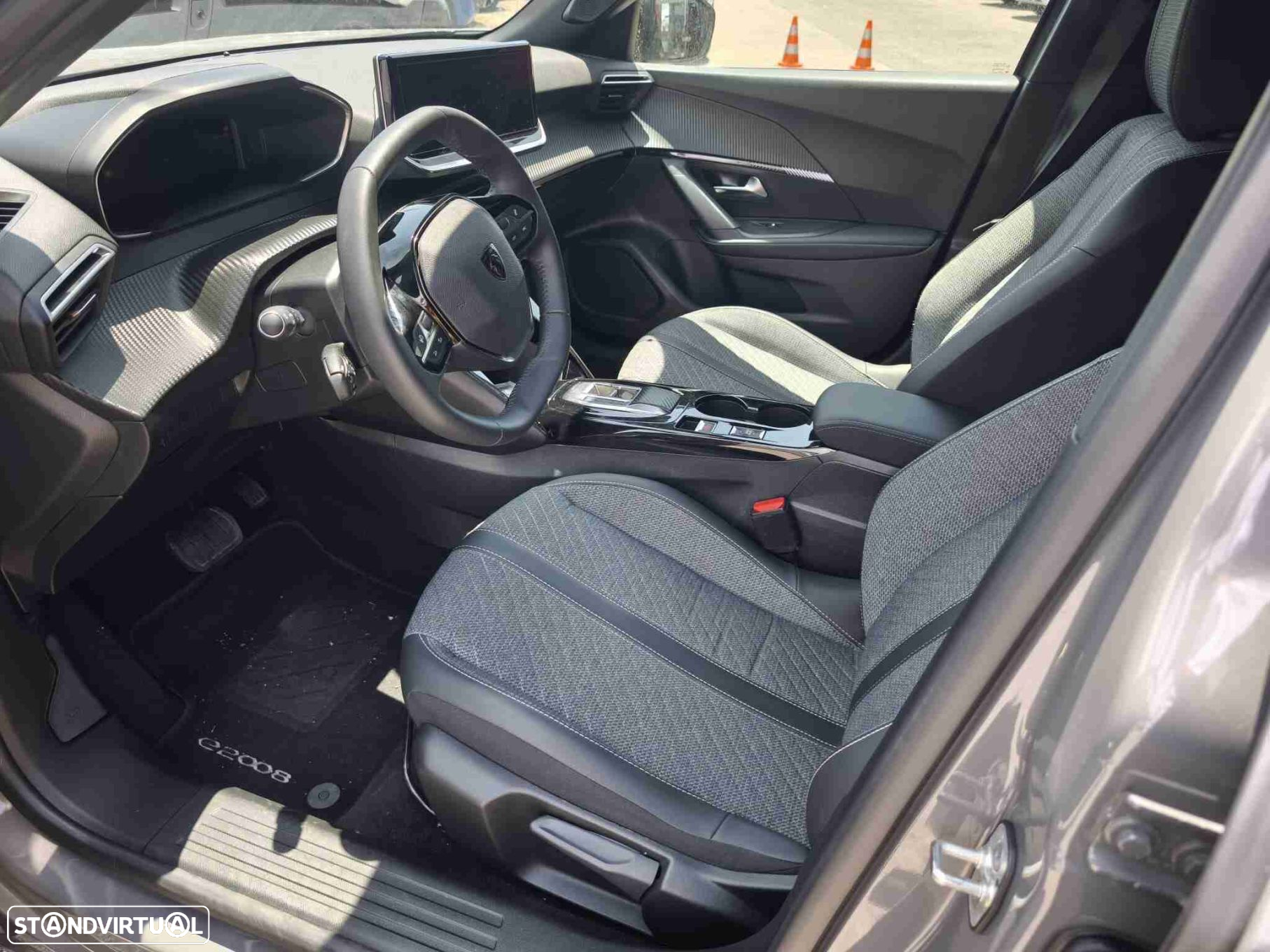 Peugeot e-2008 50 kWh Allure - 6