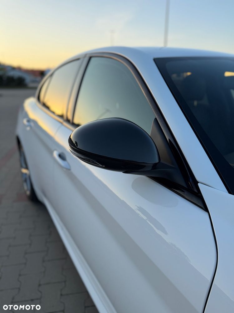 Alfa Romeo Giulia 2.0 Turbo B-Tech Edition - 14