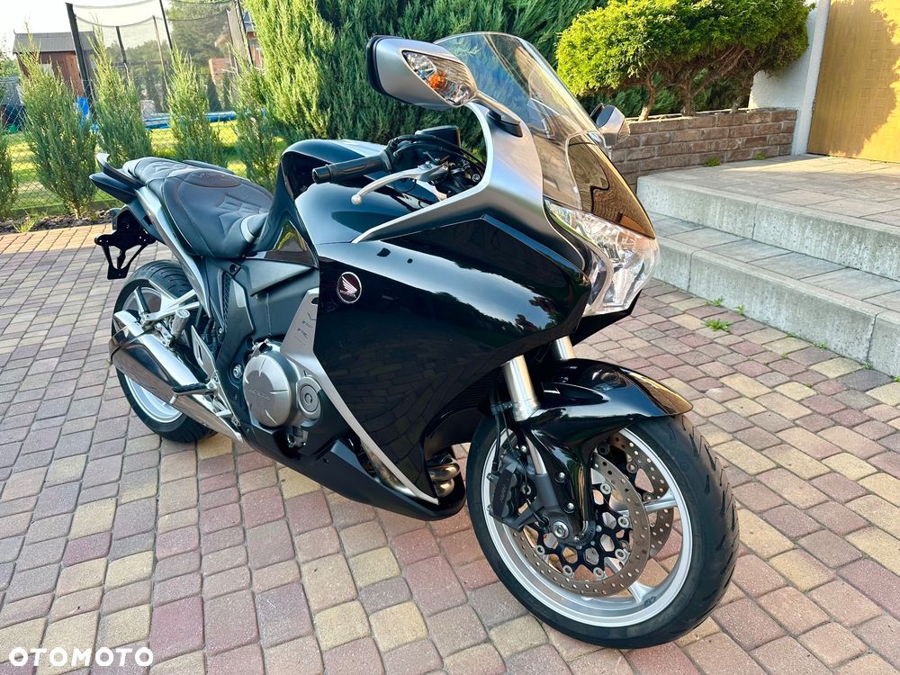 Honda VFR - 2