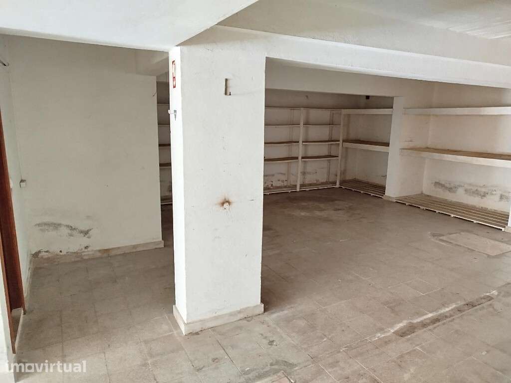 Garagem para arrendamento na Tapada das Mercês - Sintra - Grande imagem: 4/10