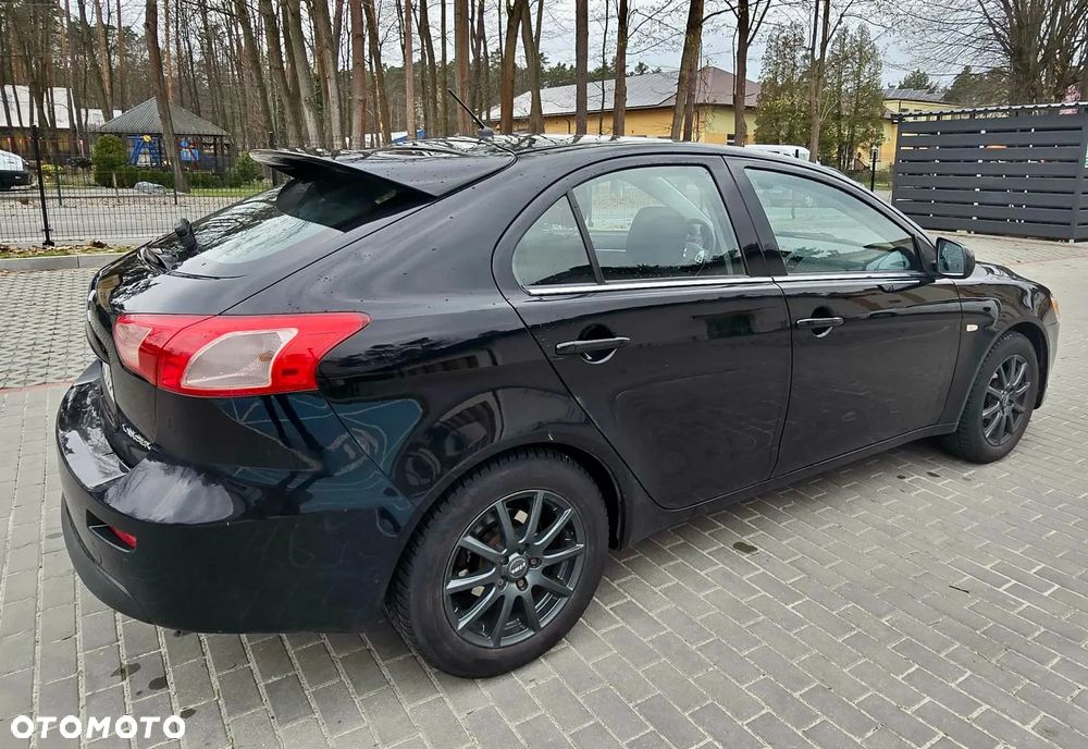Mitsubishi Lancer 1.8 Invite - 4