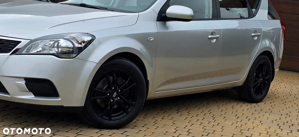 Kia Ceed - 3